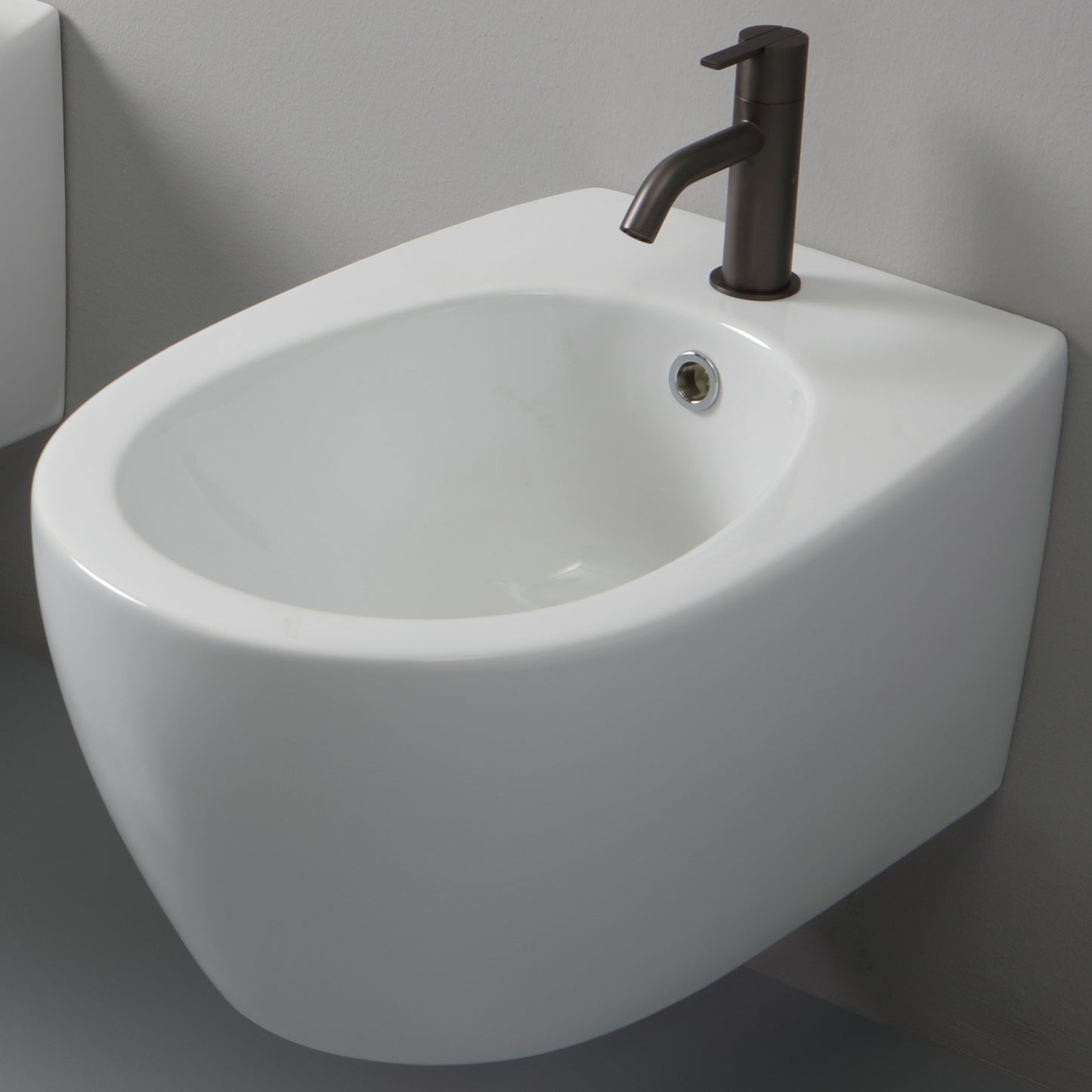 white ceramic Serie Basic Circle - Bidet sospeso