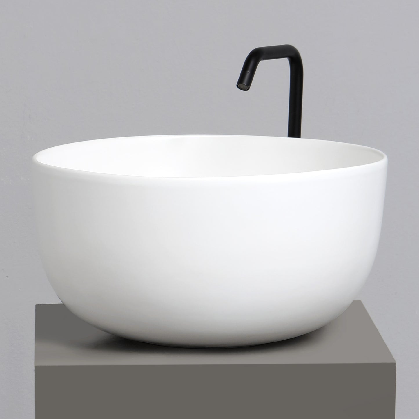 White ceramic lavabo